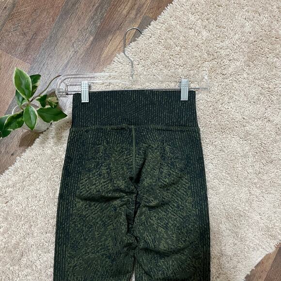 Lululemon Size 4 Rainforest Green Ebb To Train High Rise Seamless Leggings - Picture 5 of 6